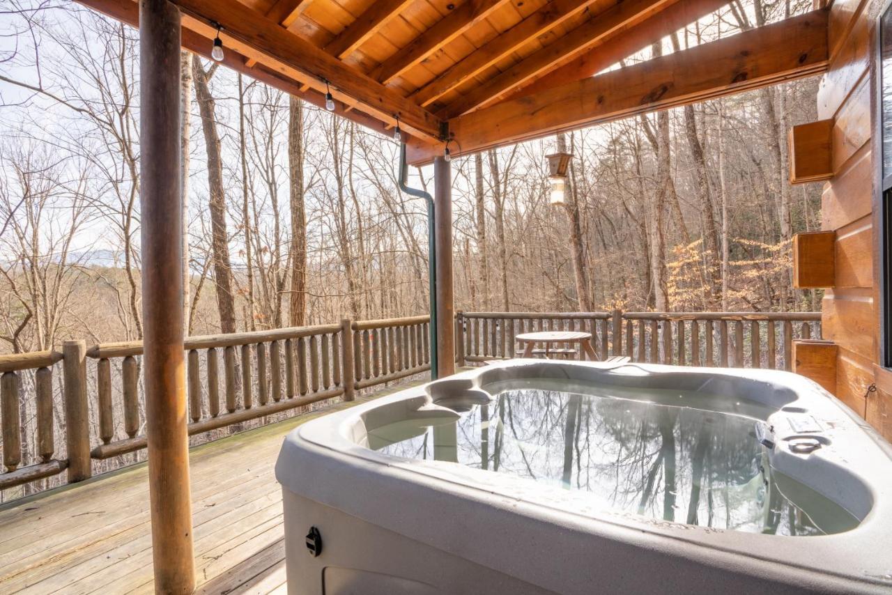 Moonshine Ridge Cabin With Hot Tub And Fire Pit Пиджен-Фордж Экстерьер фото